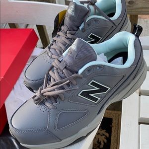 New balance women’s 8 1/2 wide sneakers